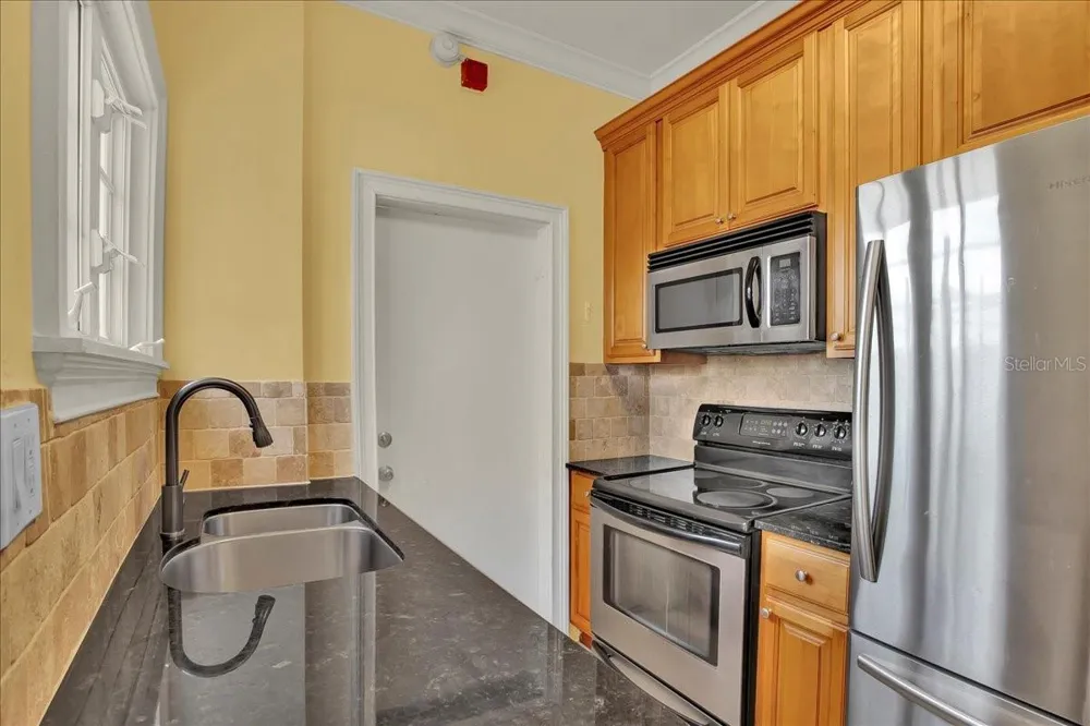 2117 W DEKLE AVENUE #F3 Tampa, FL 33606