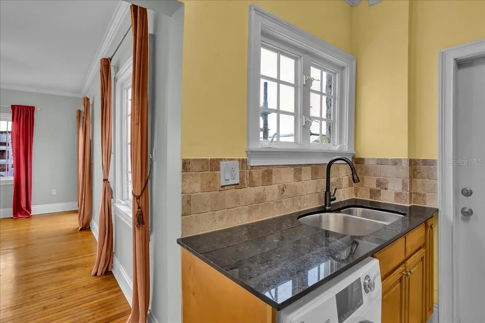 2117 W DEKLE AVENUE #F3 Tampa, FL 33606