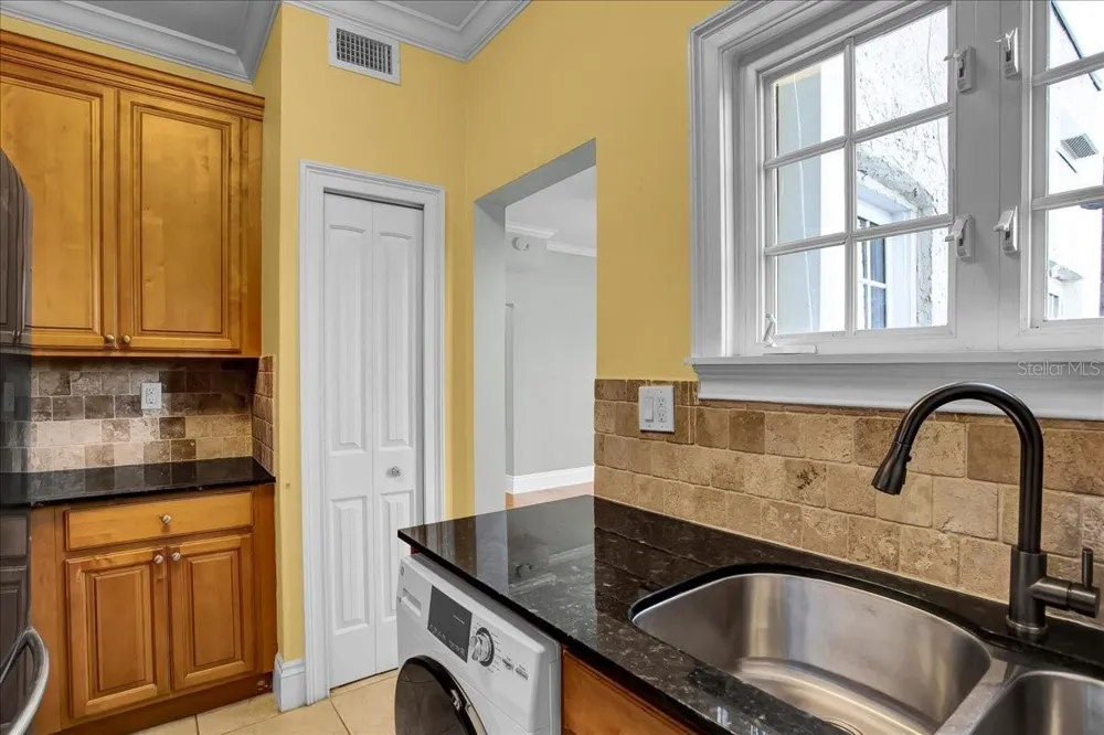 2117 W DEKLE AVENUE #F3 Tampa, FL 33606