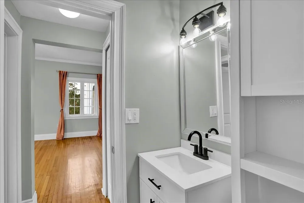 2117 W DEKLE AVENUE #F3 Tampa, FL 33606