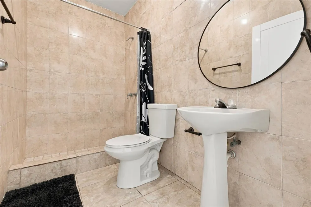42290 CAMINO ARCA DE NOE Quebradillas, PR 00678