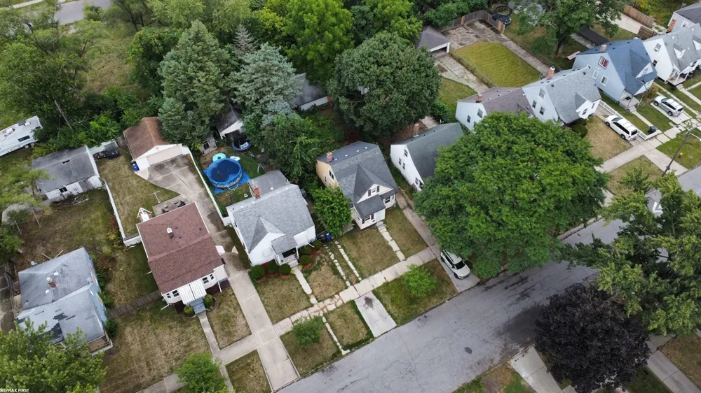 8292 BRACE STREET Detroit City, MI 48228