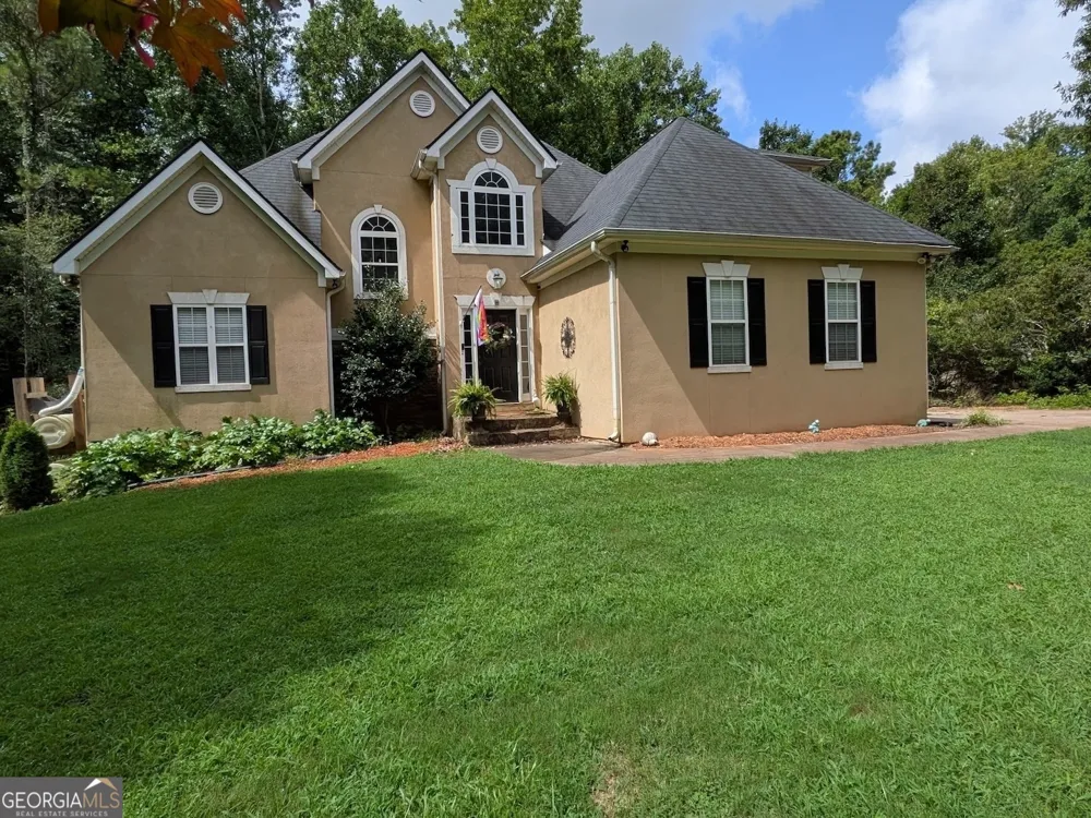 95 Crescent CIR Newnan, GA 30265