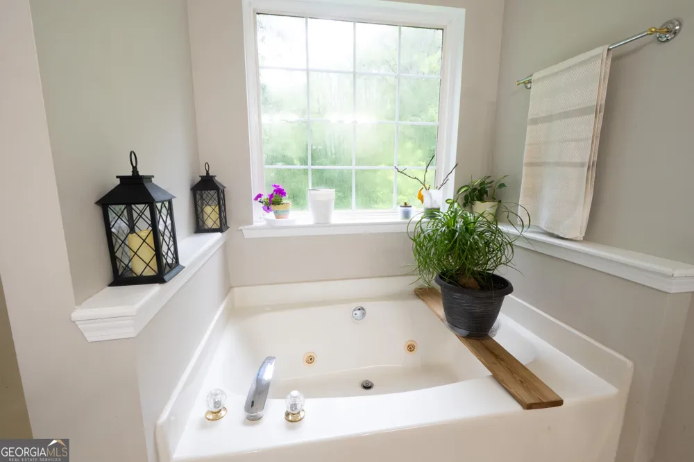 95 Crescent CIR Newnan, GA 30265