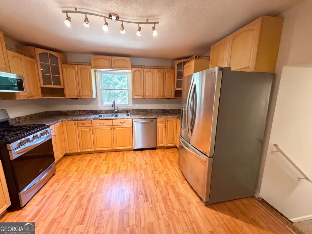962 Doeskin DR NW Conyers, GA 30012