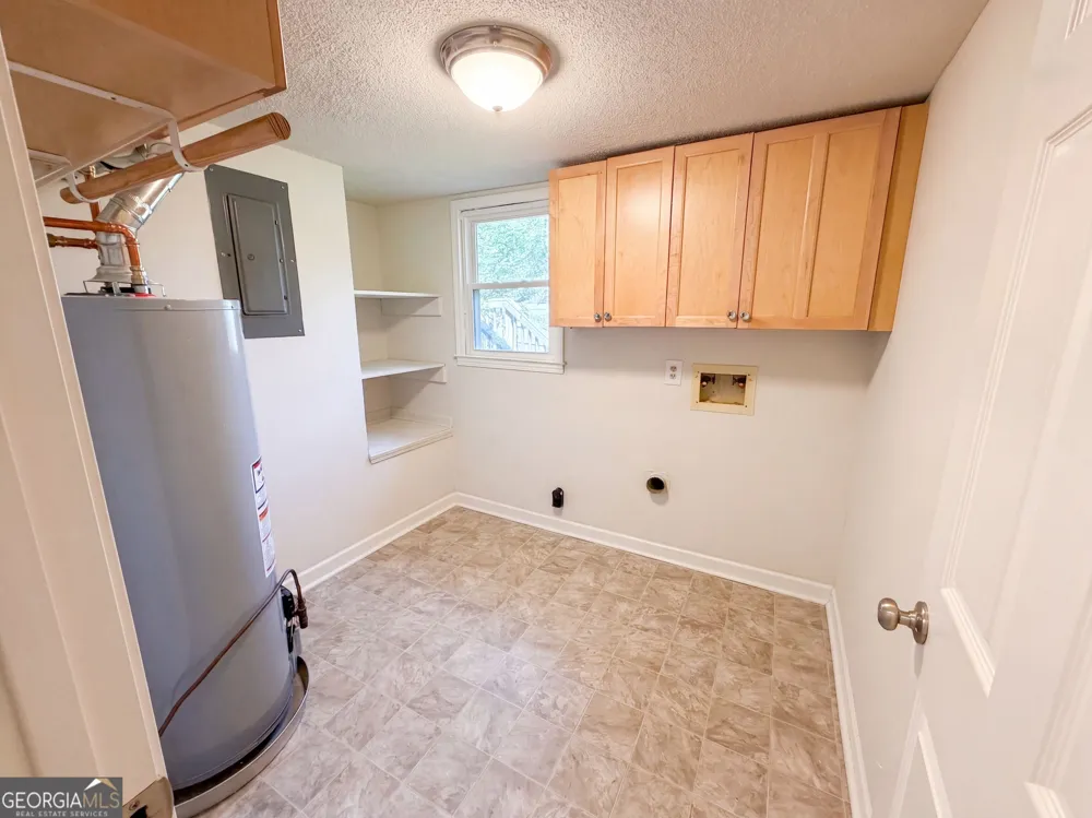 962 Doeskin DR NW Conyers, GA 30012