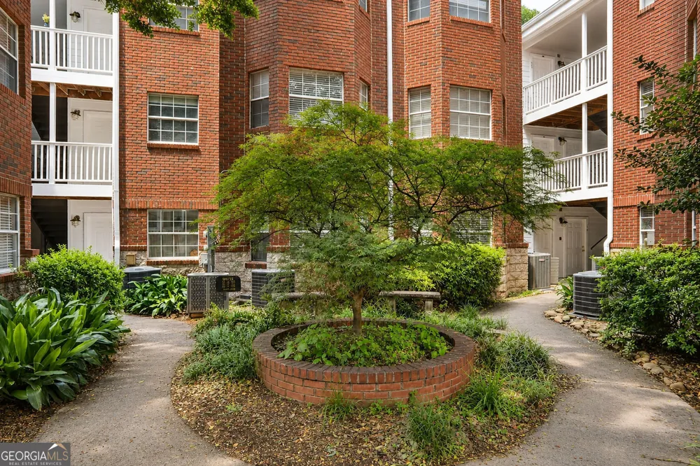 1041 State ST NW Atlanta, GA 30318