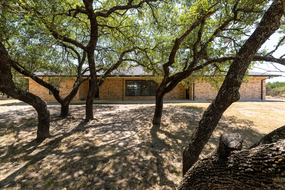 3322 County Road 1020 Lampasas, TX 76550
