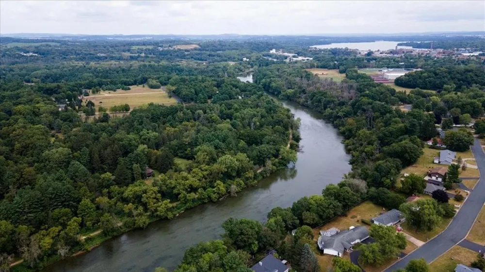 1121 River Heights Road Menomonie, WI 54751