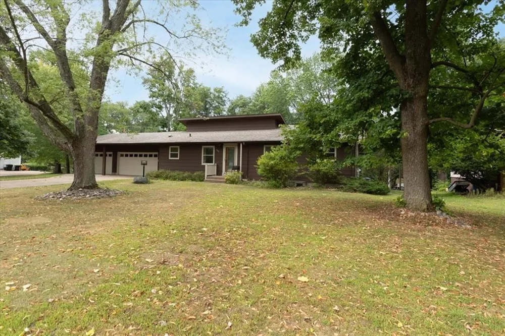 1121 River Heights Road Menomonie, WI 54751
