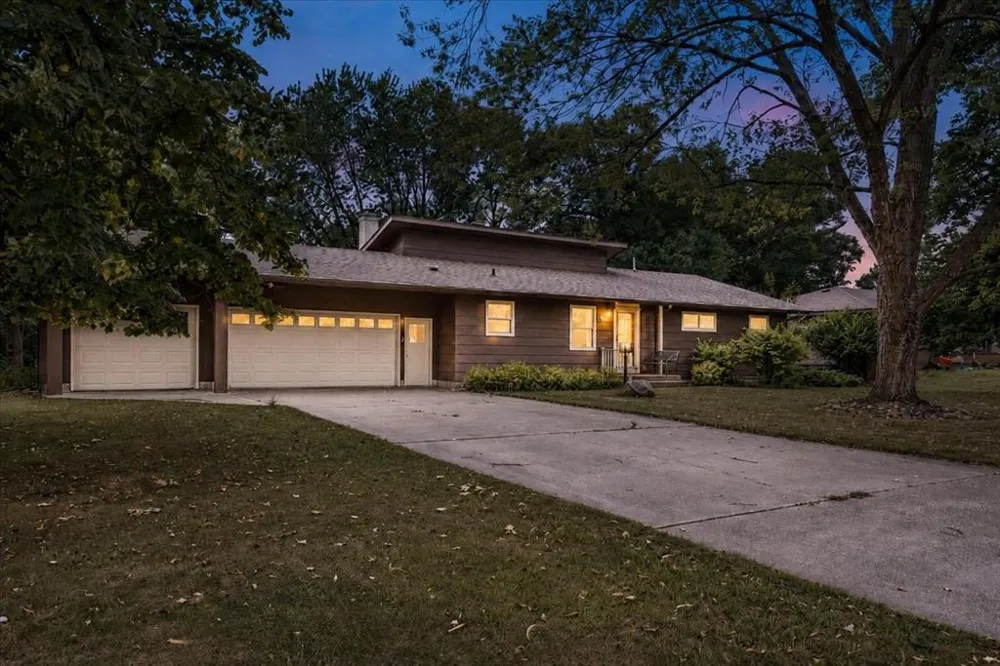 1121 River Heights Road Menomonie, WI 54751