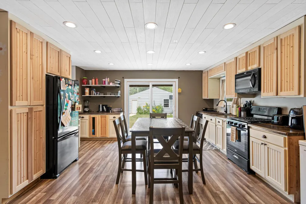 727 Shumway Street S Shakopee, MN 55379