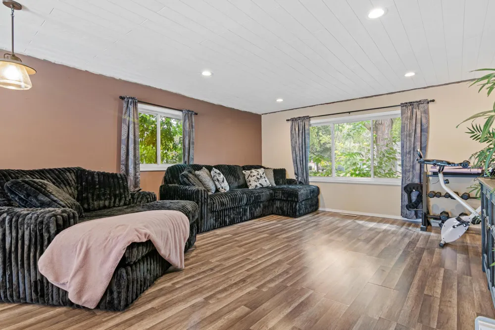 727 Shumway Street S Shakopee, MN 55379