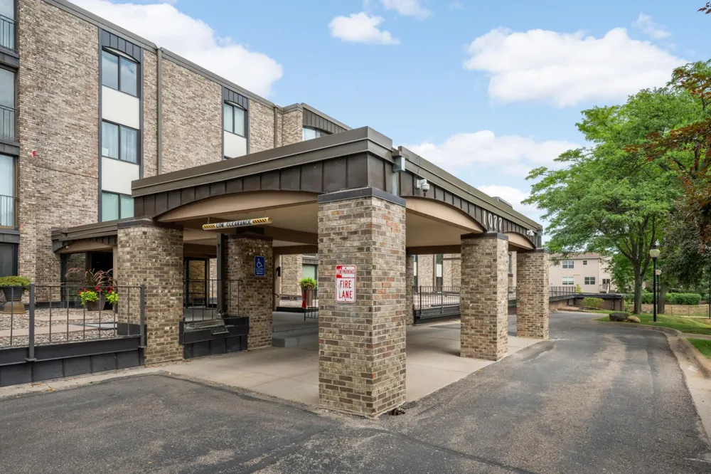 1077 Sibley Memorial Highway #605 Mendota Heights, MN 55118