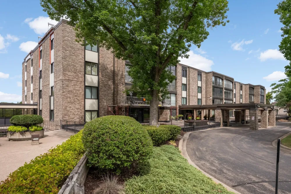 1077 Sibley Memorial Highway #605 Mendota Heights, MN 55118