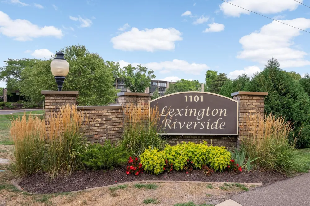 1077 Sibley Memorial Highway #605 Mendota Heights, MN 55118