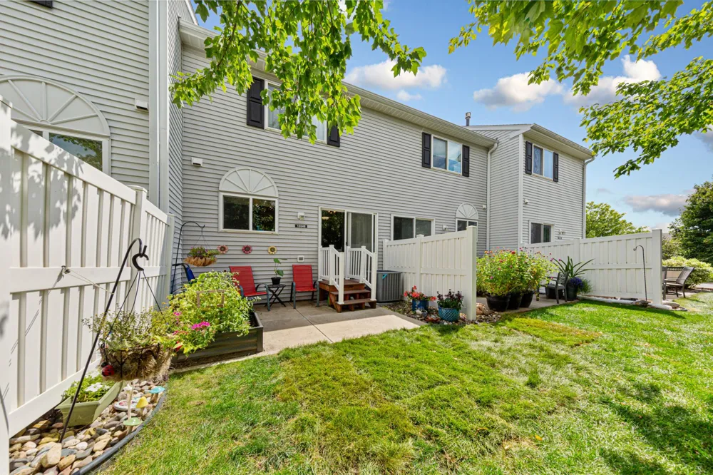 15549 Flyboat Lane #63 Apple Valley, MN 55124