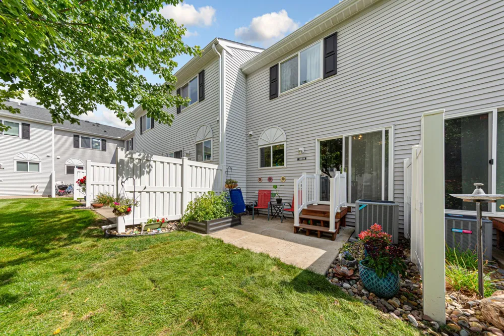15549 Flyboat Lane #63 Apple Valley, MN 55124