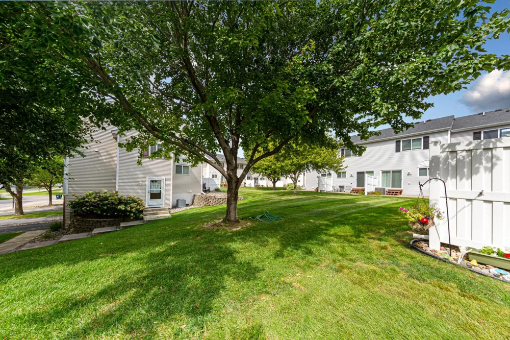 15549 Flyboat Lane #63 Apple Valley, MN 55124