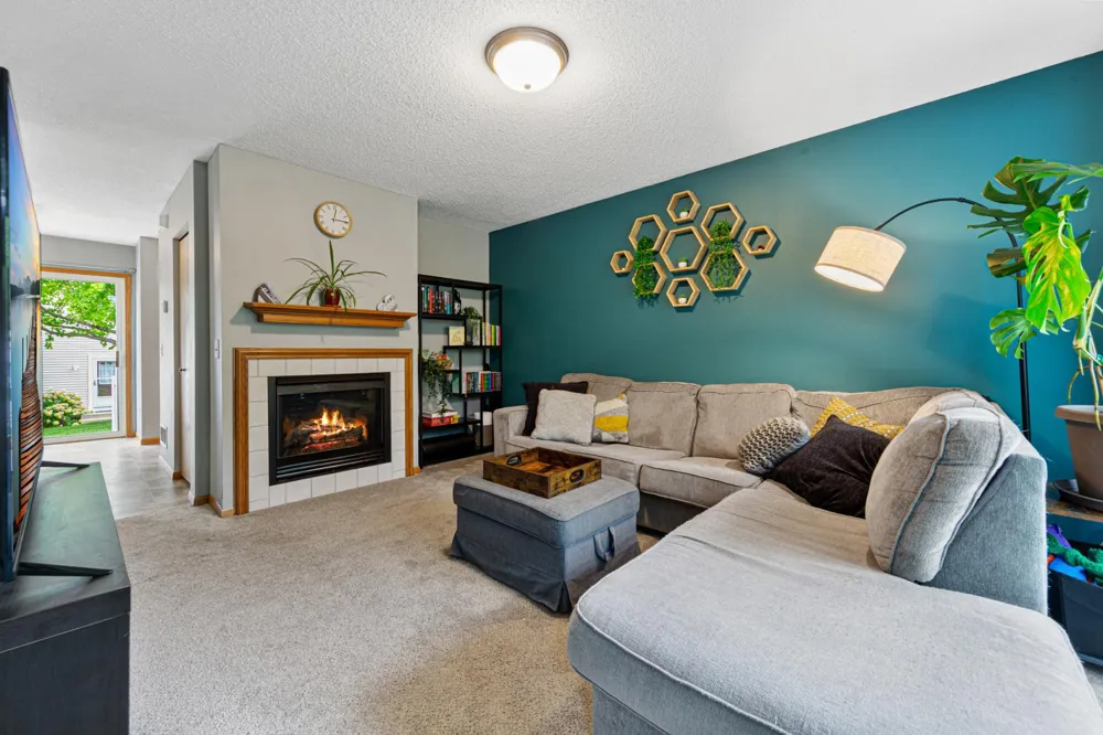 15549 Flyboat Lane #63 Apple Valley, MN 55124