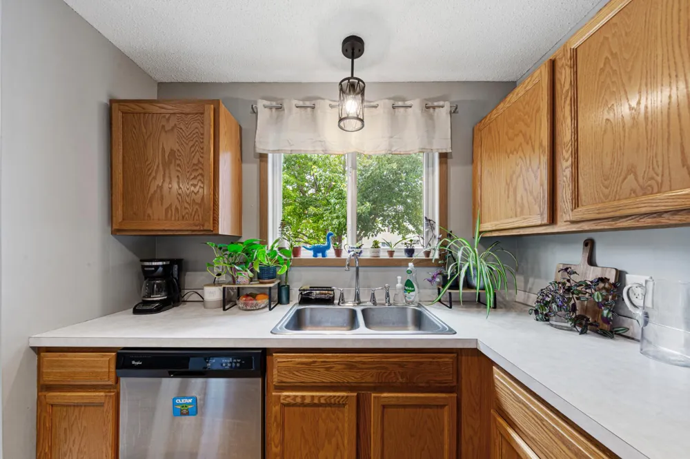 15549 Flyboat Lane #63 Apple Valley, MN 55124
