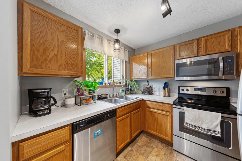 15549 Flyboat Lane #63 Apple Valley, MN 55124