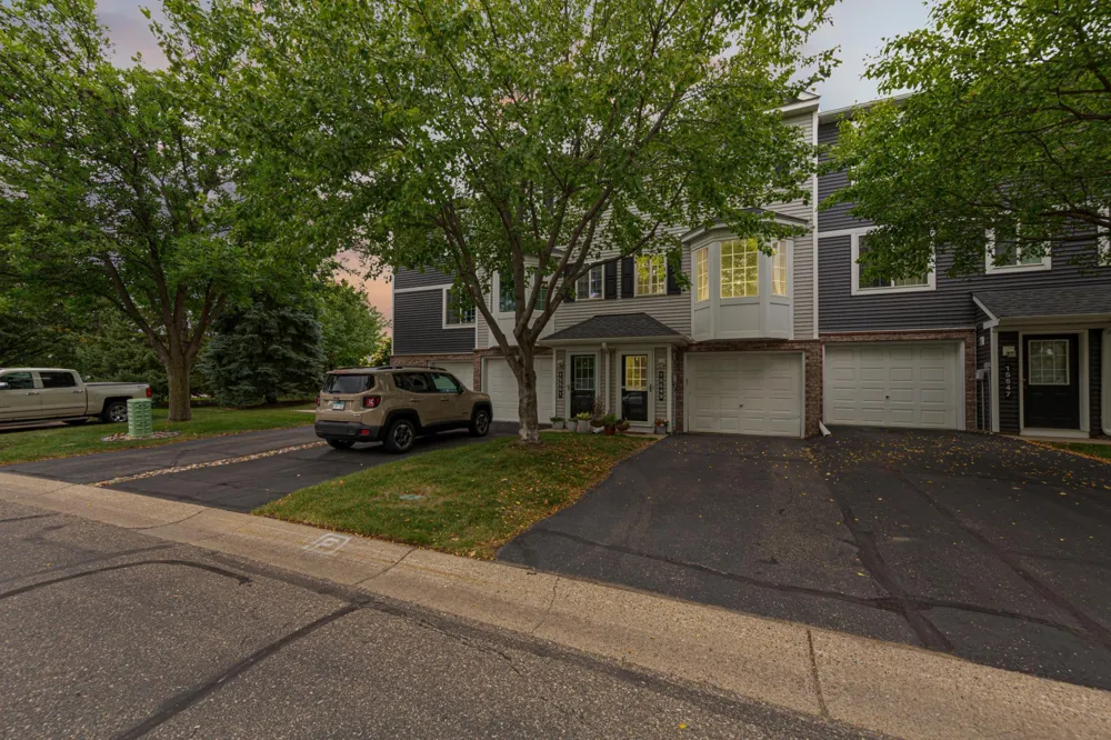15549 Flyboat Lane #63 Apple Valley, MN 55124