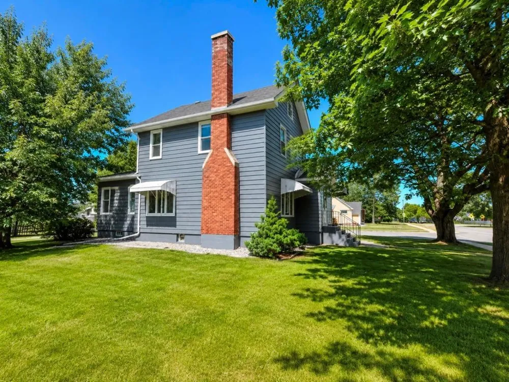502 W 3rd Avenue Keewatin, MN 55753
