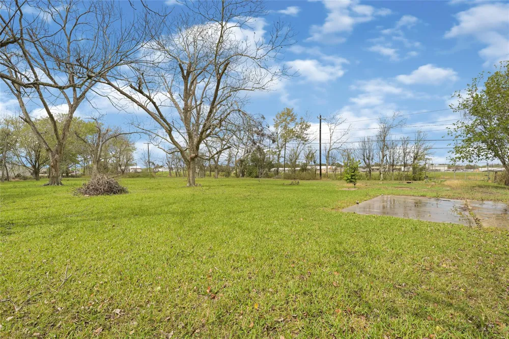 302 Blue Creek Road El Campo, TX 77437