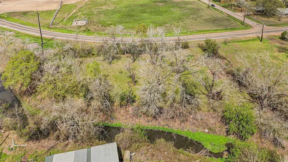 302 Blue Creek Road El Campo, TX 77437