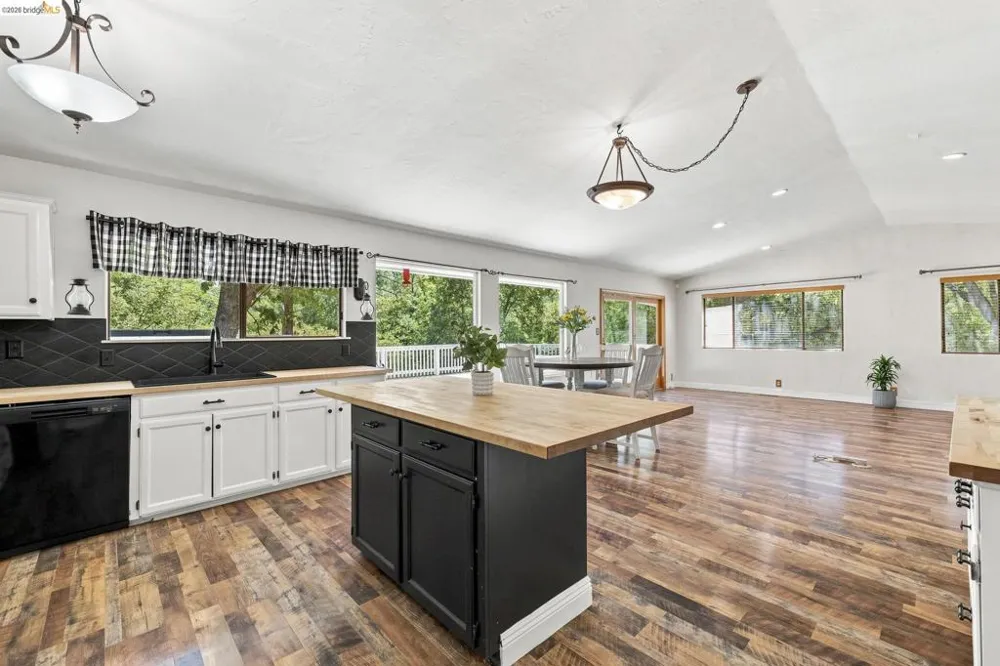 22148 Crystal Falls Dr. West Sonora, CA 95370