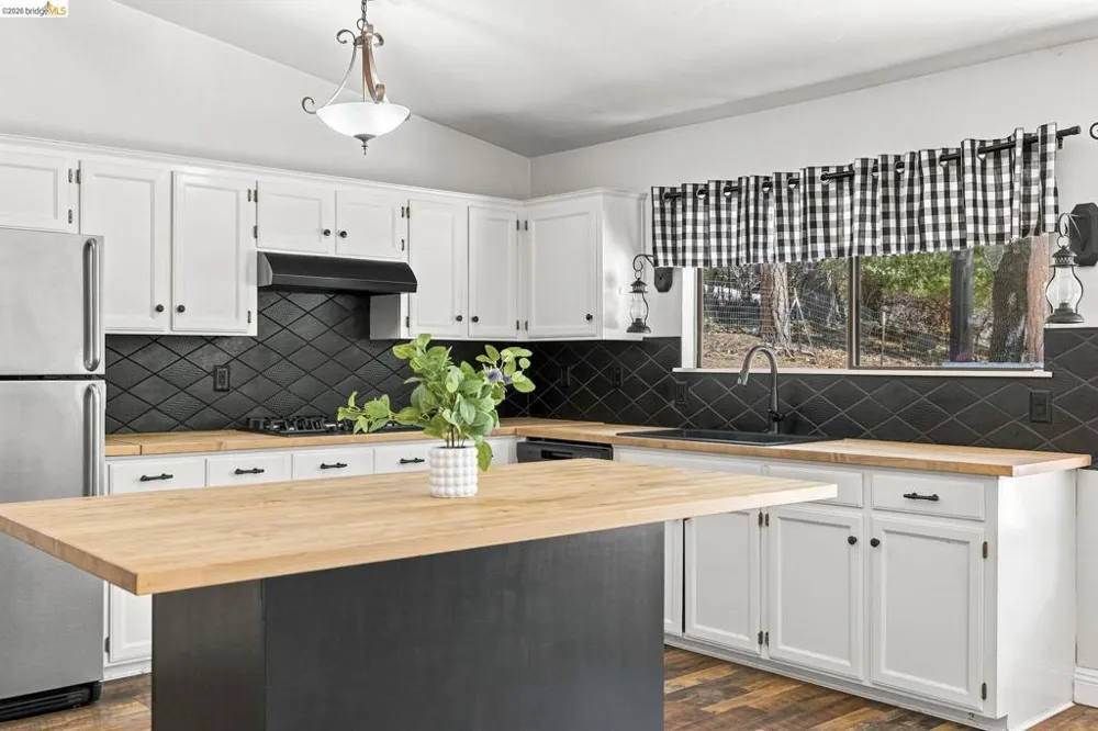 22148 Crystal Falls Dr. West Sonora, CA 95370