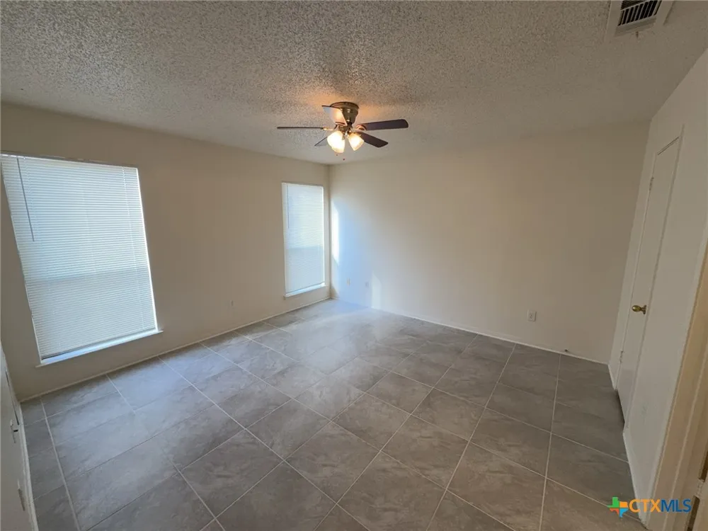 3202 Honeysuckle Drive Killeen, TX 76542
