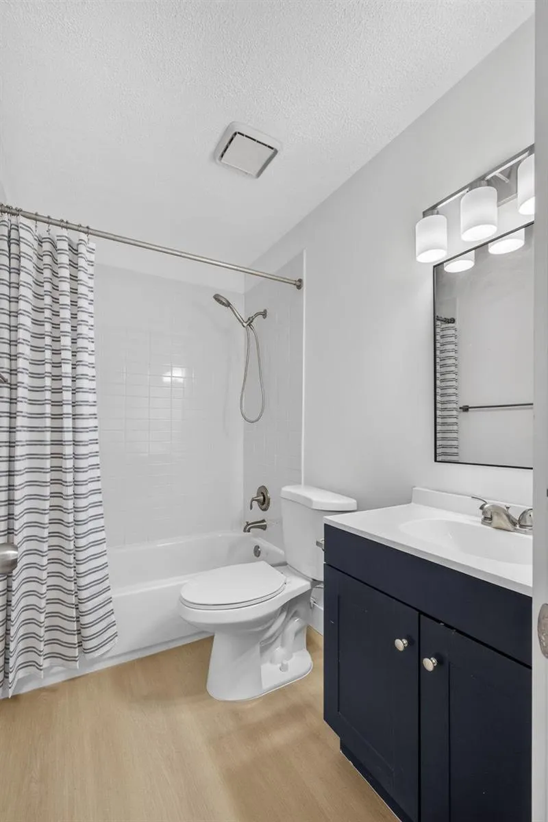 3404 Gardens E Drive #21B Palm Beach Gardens, FL 33410