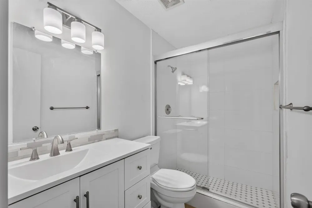 3404 Gardens E Drive #21B Palm Beach Gardens, FL 33410