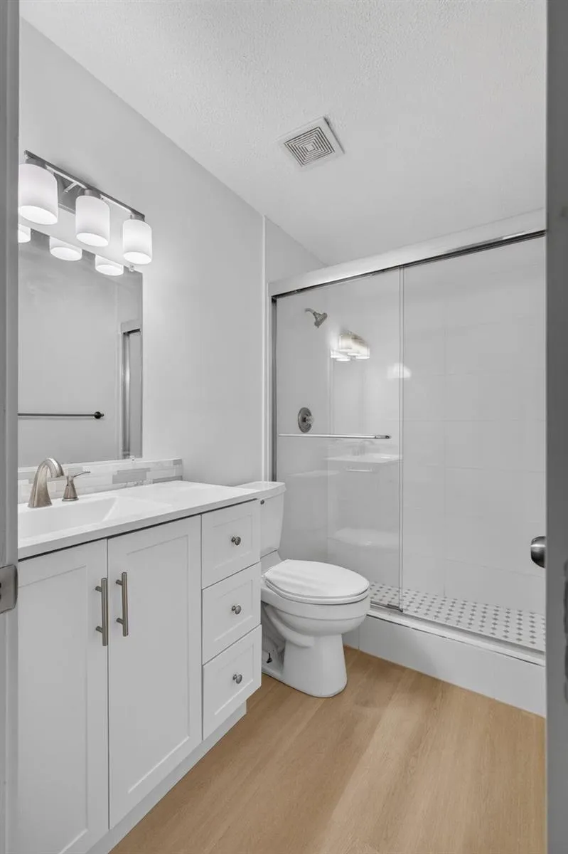 3404 Gardens E Drive #21B Palm Beach Gardens, FL 33410
