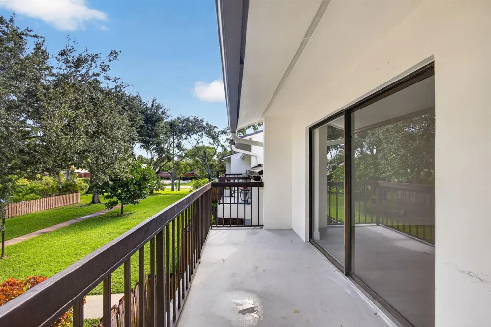 3404 Gardens E Drive #21B Palm Beach Gardens, FL 33410