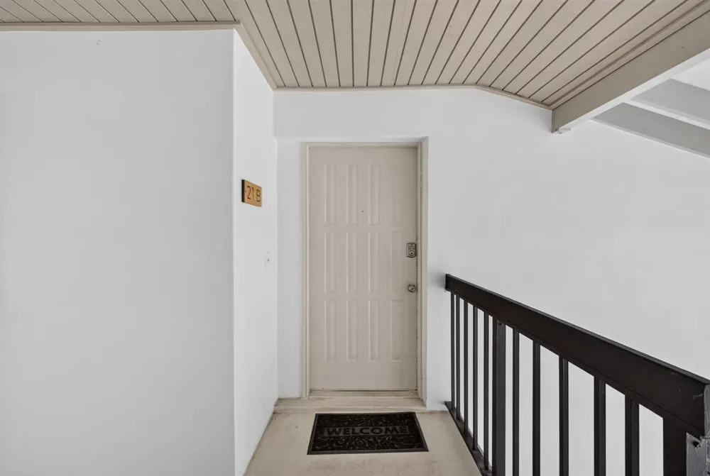 3404 Gardens E Drive #21B Palm Beach Gardens, FL 33410