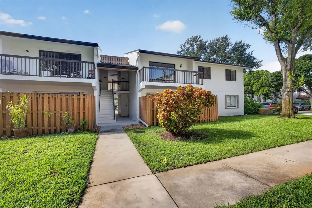 3404 Gardens E Drive #21B Palm Beach Gardens, FL 33410