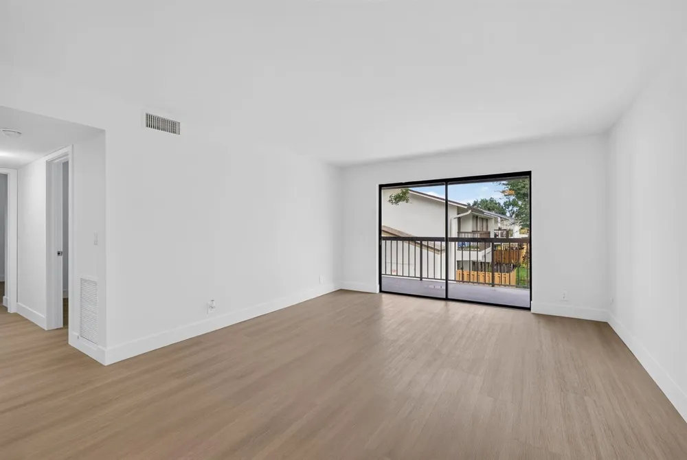 3404 Gardens E Drive #21B Palm Beach Gardens, FL 33410