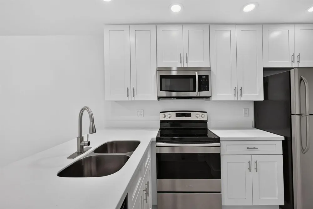 3404 Gardens E Drive #21B Palm Beach Gardens, FL 33410