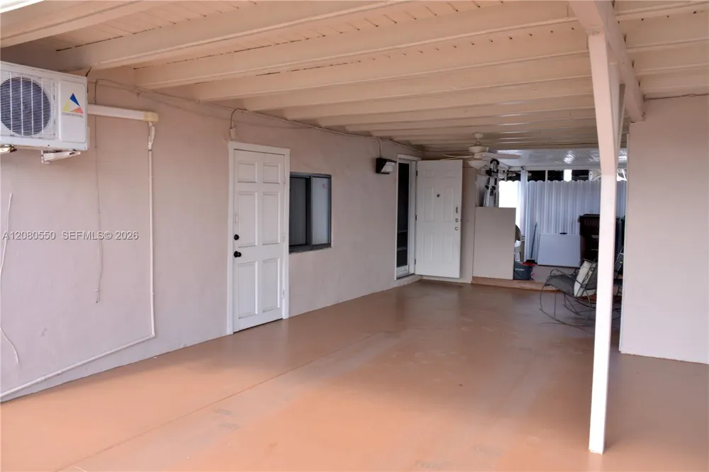 991 E 47th St Hialeah, FL 33013