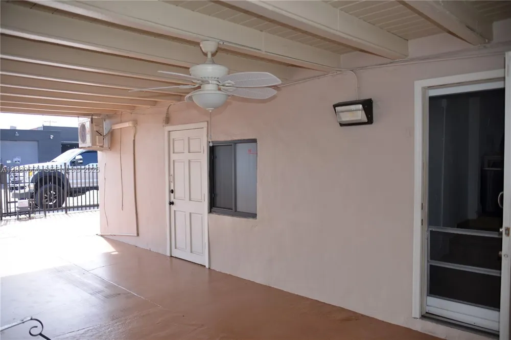 991 E 47th St Hialeah, FL 33013