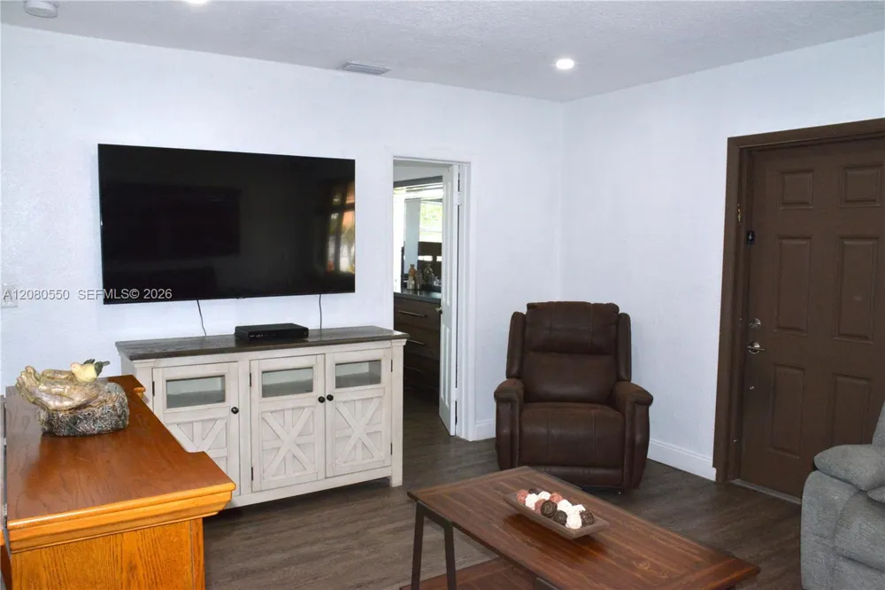 991 E 47th St Hialeah, FL 33013