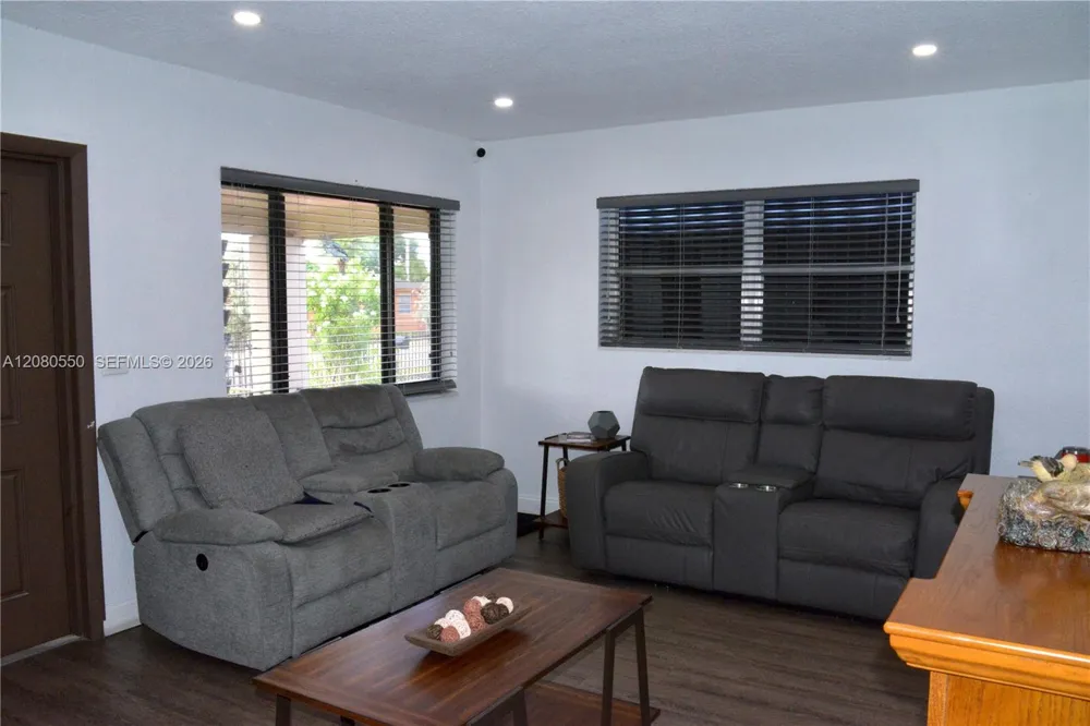 991 E 47th St Hialeah, FL 33013