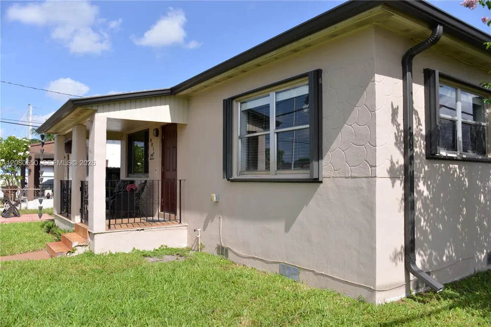 991 E 47th St Hialeah, FL 33013