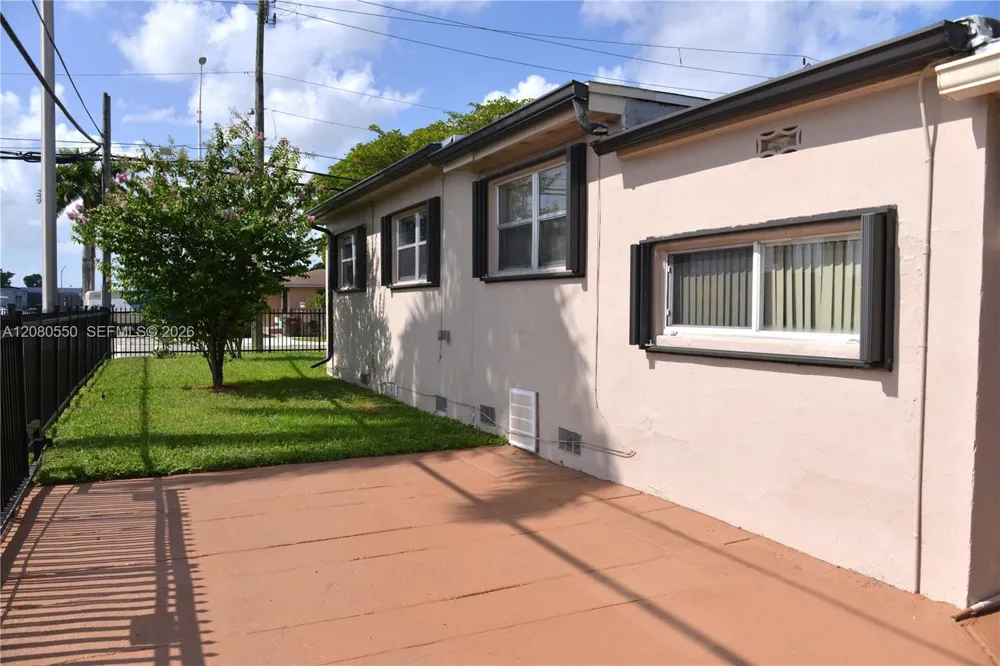 991 E 47th St Hialeah, FL 33013