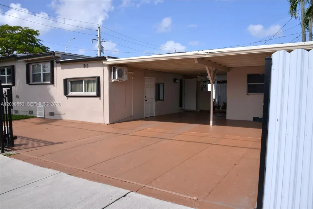 991 E 47th St Hialeah, FL 33013