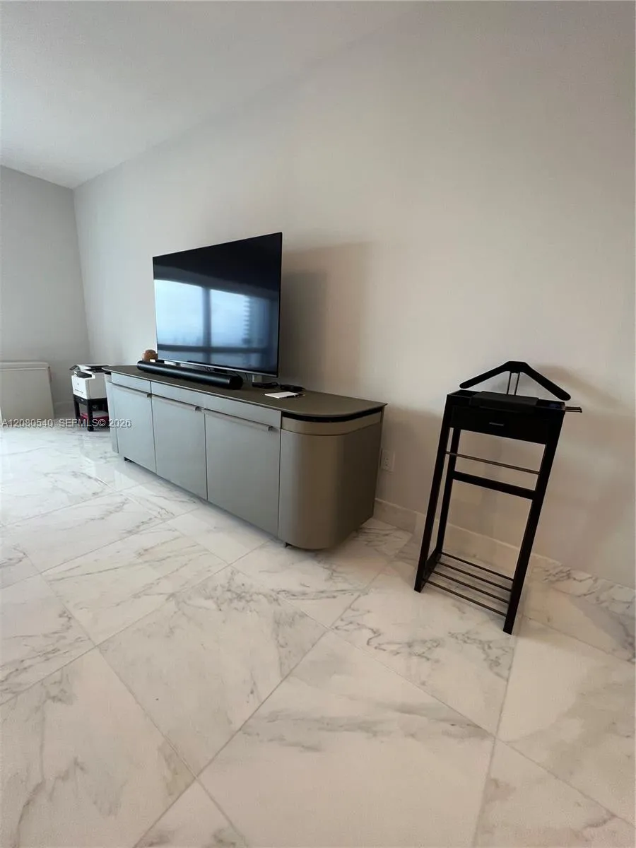 1435 Brickell Ave #3307 Miami, FL 33131