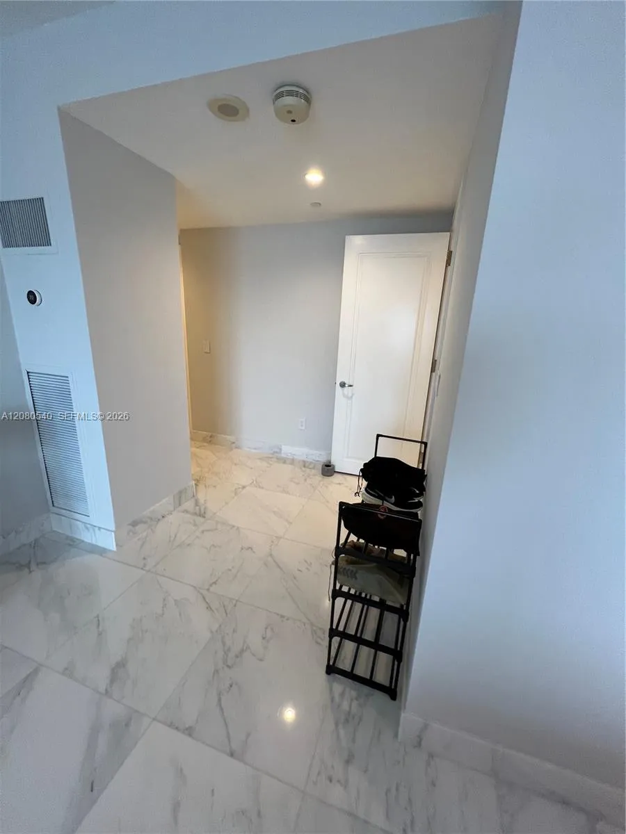 1435 Brickell Ave #3307 Miami, FL 33131